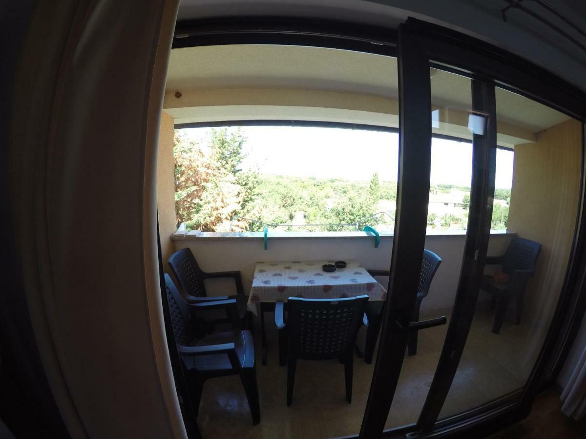 Apartman Koralj Apartment Pula Exterior foto