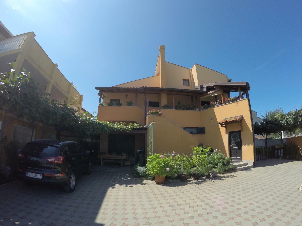 Apartman Koralj Apartment Pula Exterior foto