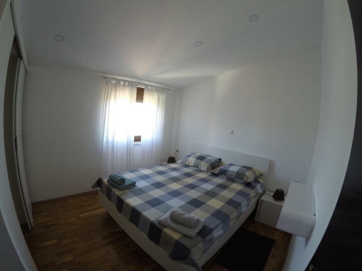 Apartman Koralj Apartment Pula Exterior foto