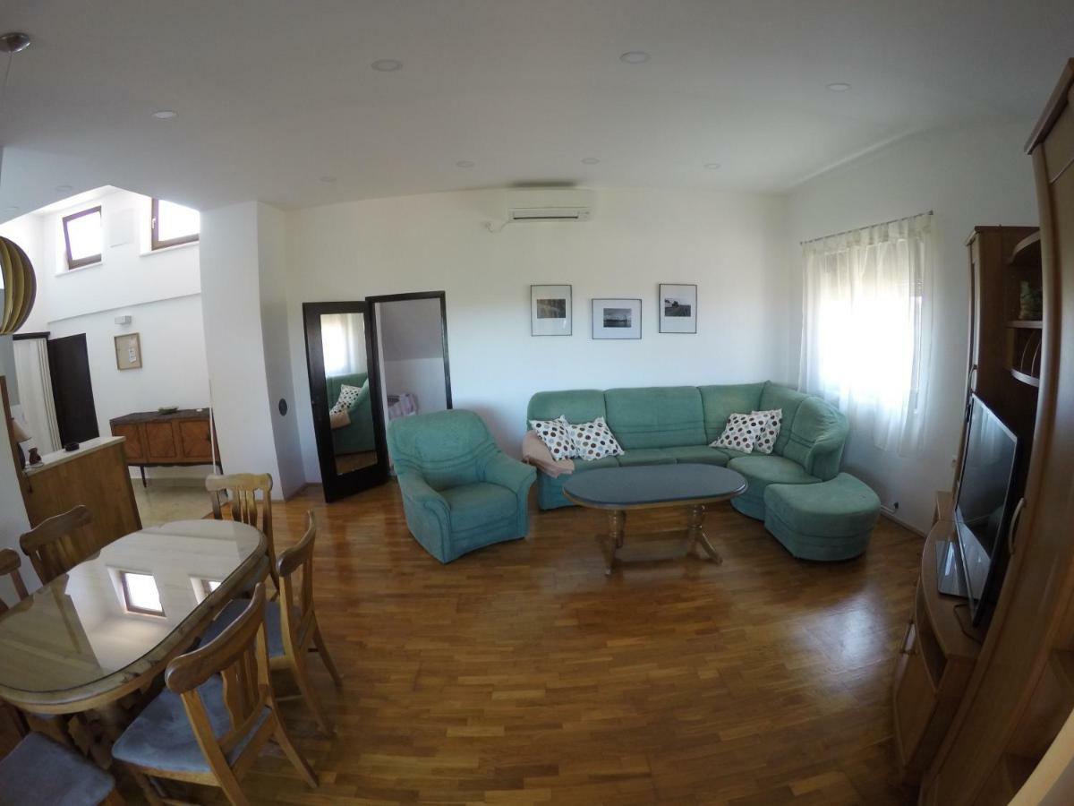Apartman Koralj Apartment Pula Exterior foto